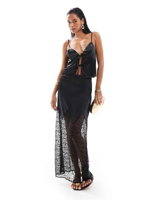 Miss Selfridge satinband knytfront top i svart - Image 4