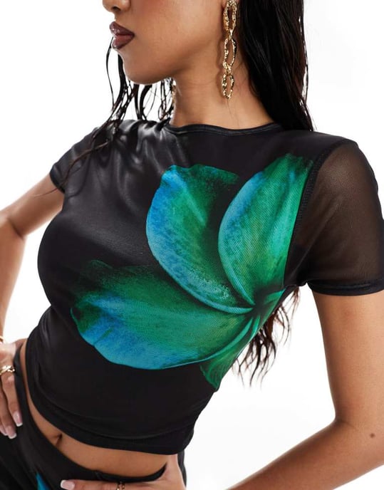 Kaiia mesh kortärmad t-shirt set i svart och grön blomstertryck - Image 3
