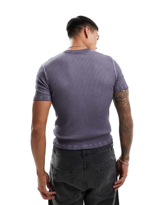 ASOS DESIGN muskelpassform t-shirt i gråtvättad ribbat med broderi över bröstet - Image 4