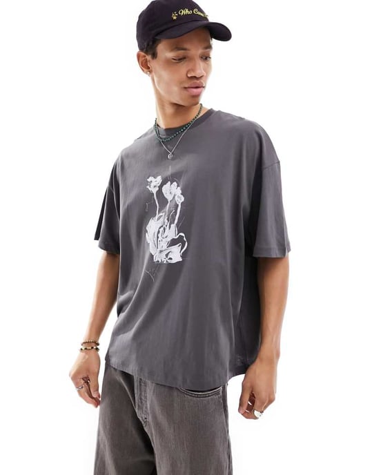 COLLUSION Överdimensionerad t-shirt i tvättad svart med röntgenblommortryck - Image 2