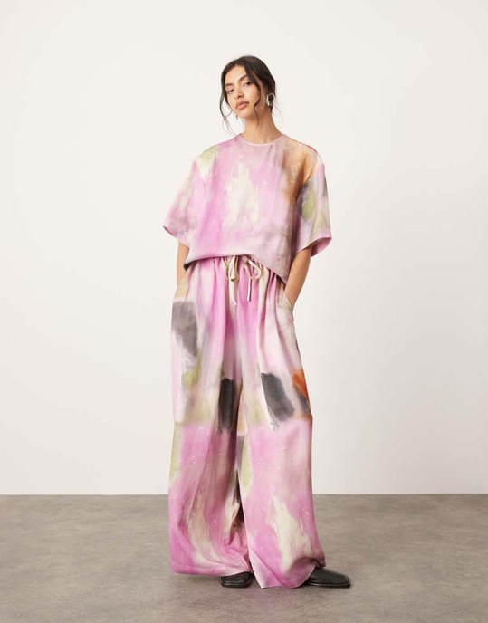 ASOS EDITION satinblus med kort ärm i djärv akvarelltryck - Image 3