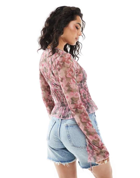 Monki långärmad mesh top med rynk i rosa rutigt blommönster - Image 4