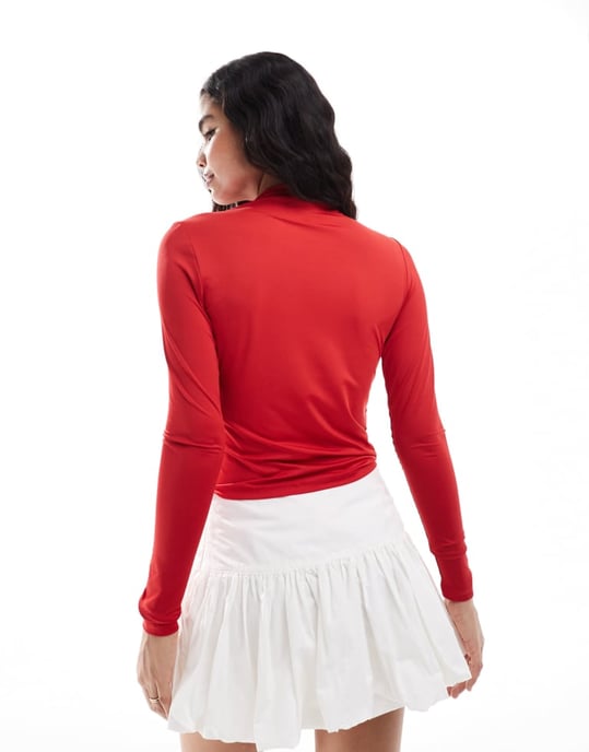 Vero Moda långärmad rynkad jersey-topp i körsbärsröd - Image 2