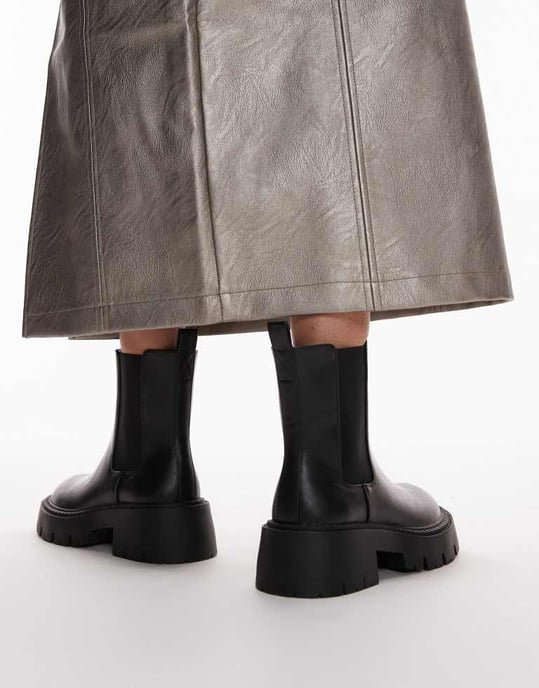 Topshop Wide Fit Lucas chunky chelsea boots in black - Image 4