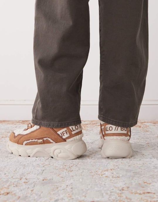 Buffalo CLD Chai trainer in beige - Image 3