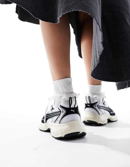 Puma Morphic trainers in off white and black - Image 4