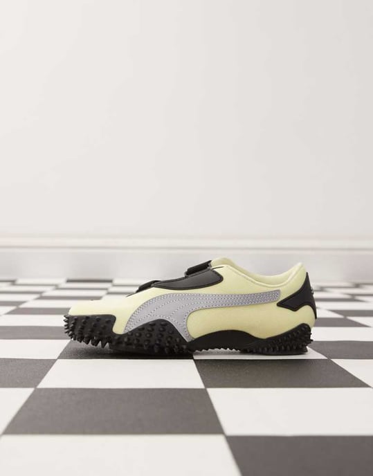 Puma Mostro trainers in lime - Image 2