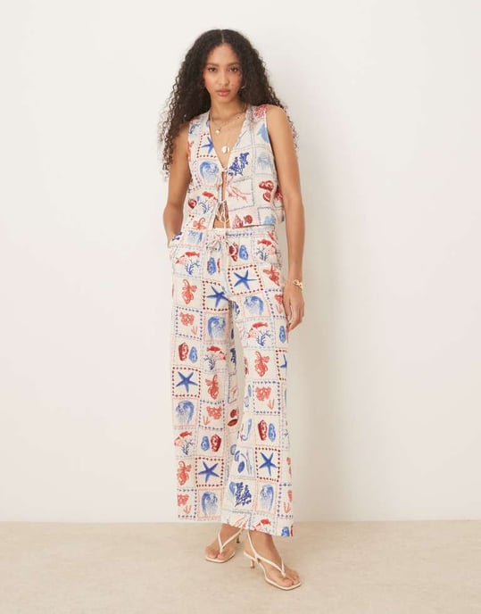 Nobody's Child Thandy linen crop top co-ord in shell tile print - Image 4