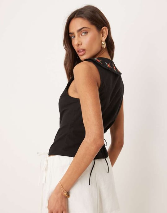 Nobody's Child Penny embroidered collar crop top in black - Image 3