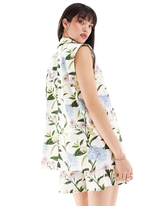 ASOS DESIGN ärmlös skräddarsydd blazer i linne med blommönster - Image 3
