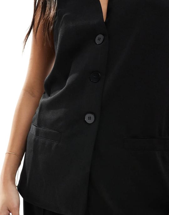 Vero Moda Petite longline jersey crepe waistcoat co-ord in black - Image 3