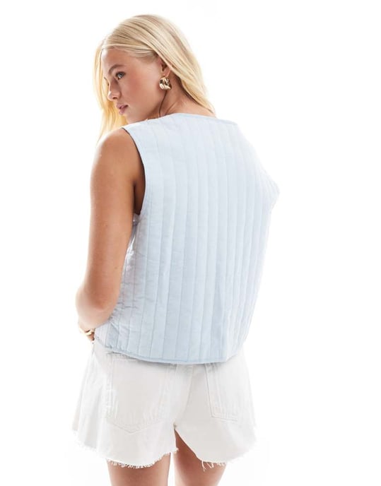 Pieces lightweight quilted tie front summer gilet in light blue - Image 4