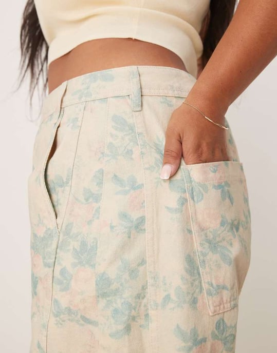 ASOS DESIGN Curve seamed barrel trouser in vintage floral print - Image 3