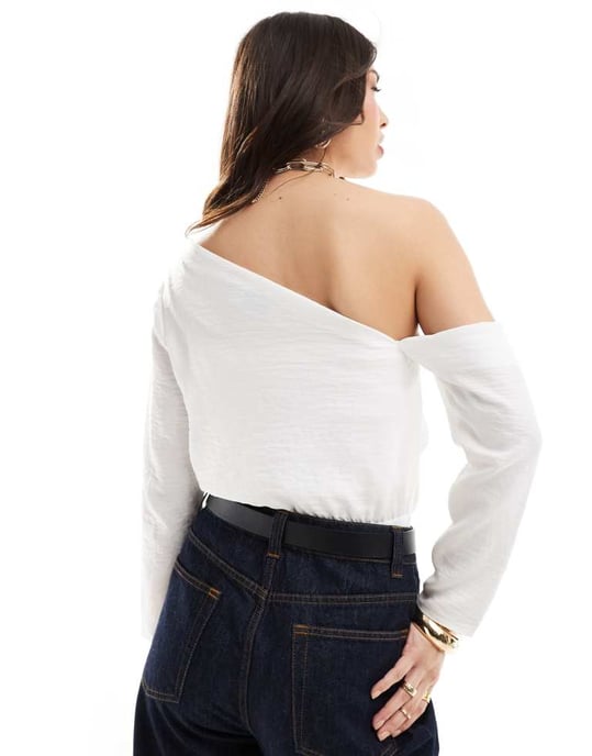 ASOS DESIGN enaxlad linnebody i off-white - Image 3