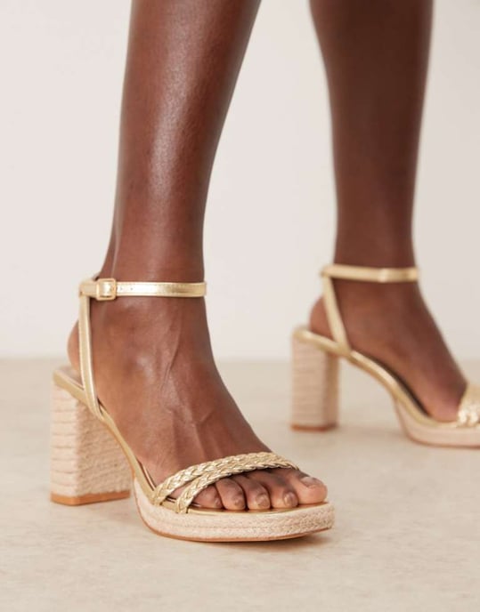 Glamorösa flätade espadrillosandaler med klack i guld - Image 1