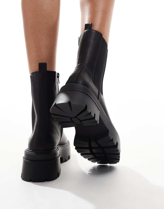 schuh Addilyn chunky ankle boots in black - Image 4