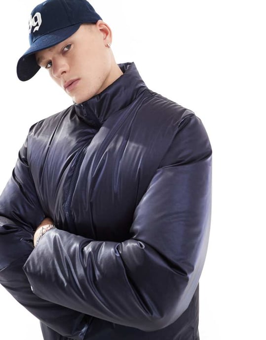 ASOS DESIGN översized högblank pufferjacka i marinblått - Image 3