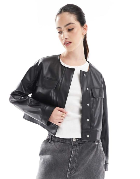 ASOS DESIGN kortkortad kragefri läderlook jacka i svart - Image 1