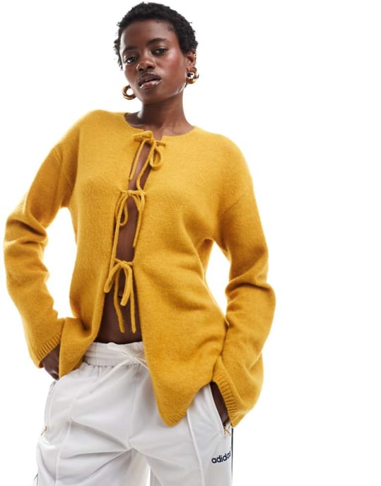 Monki stickad fjärilsknyte cardigan i gul melange - Image 1