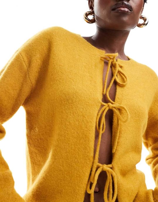Monki stickad fjärilsknyte cardigan i gul melange - Image 2