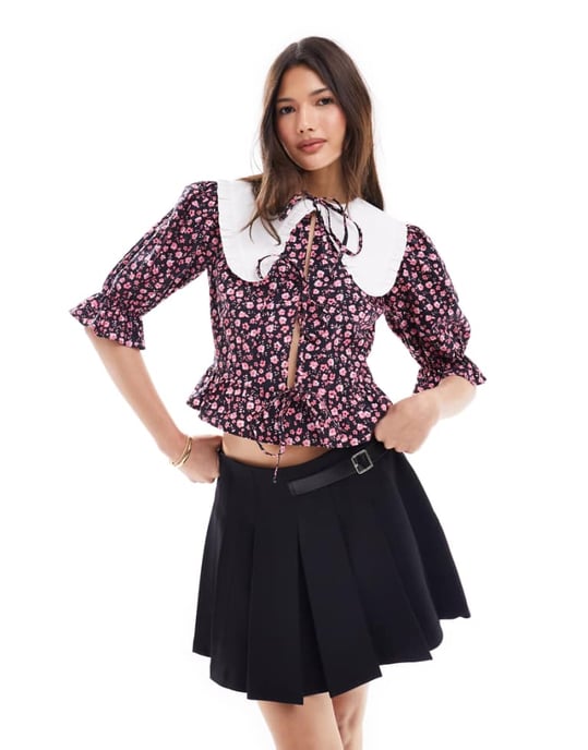 Miss Selfridge poplinkrage skjorta med knyt fram i småblommig design - Image 1
