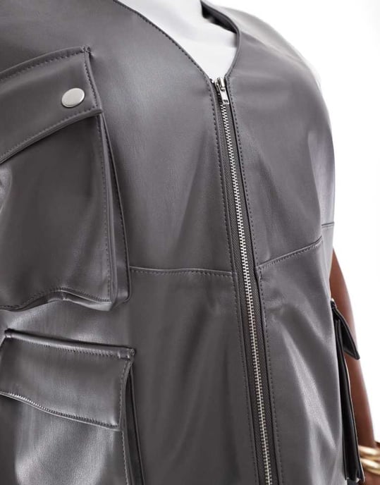 ASOS DESIGN Curve väst i grått med läderlook och fickdetaljer - Image 3