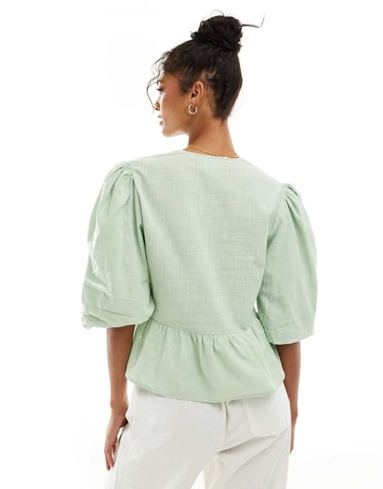 ASOS DESIGN linneblandning knytframs peplum blus i grön - Image 3