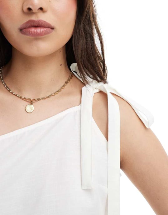 ASOS DESIGN funktionell axelbandslös topp med knytning i elfenben - Image 3