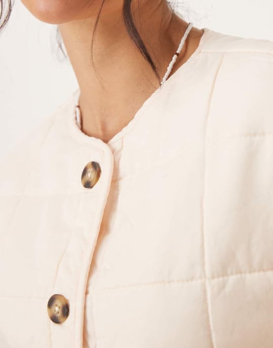 ASOS DESIGN crop collarless quilted jacket in cream - Image 3