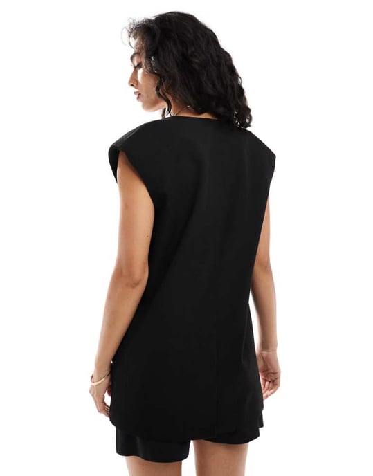ASOS DESIGN oversized väst med sänkt axel i svart - Image 4