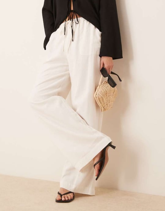 Nobody's Child Shona straight leg linen trousers in white - Image 2