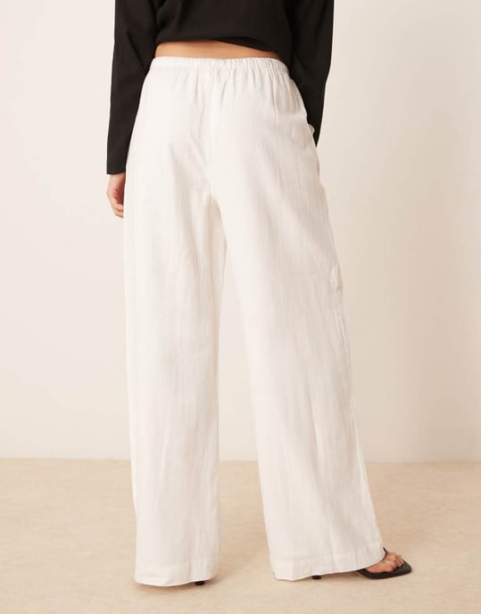 Nobody's Child Shona straight leg linen trousers in white - Image 4