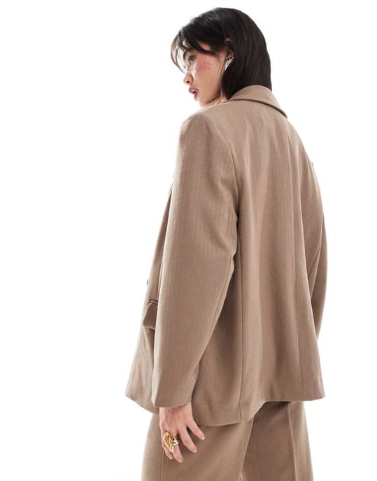 Vero Moda tailored herringbone co-ord blazer in mocha - Image 4