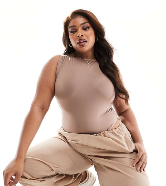 ASOS DESIGN Curve All Day slät racer bodysuit i taupe - Image 1