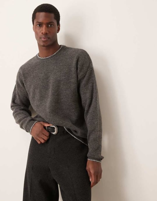ASOS DESIGN avslappnad stickad plädtröja i kolgrå med kontrasterande blocksydd detalj - Image 1