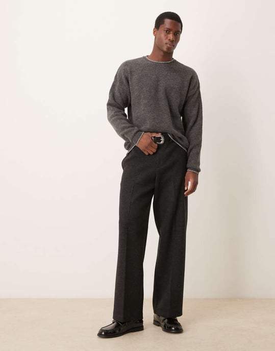 ASOS DESIGN avslappnad stickad plädtröja i kolgrå med kontrasterande blocksydd detalj - Image 2