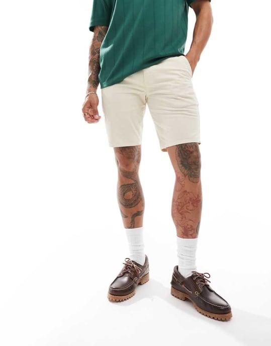 Farah hawk chino shorts in light sand - Image 1