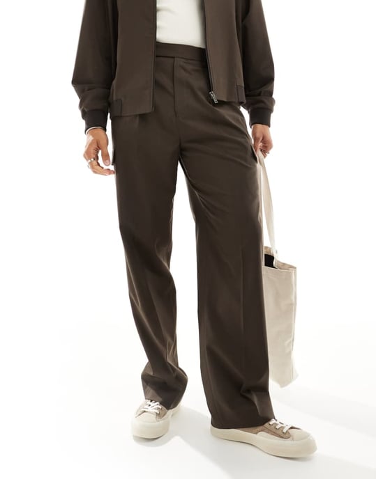 ASOS DESIGN smart co-ord vida cargo-byxa med fickdetaljer i brunt - Image 2