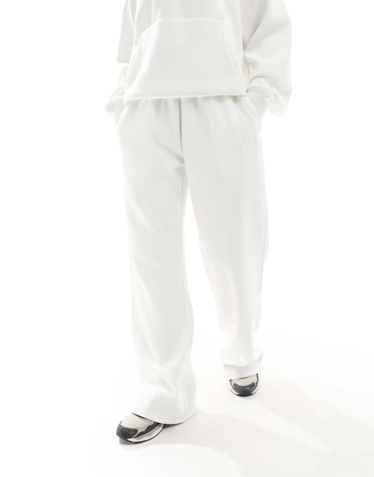 Kaiia logotyp vida ben joggers-set i vitt - Image 2