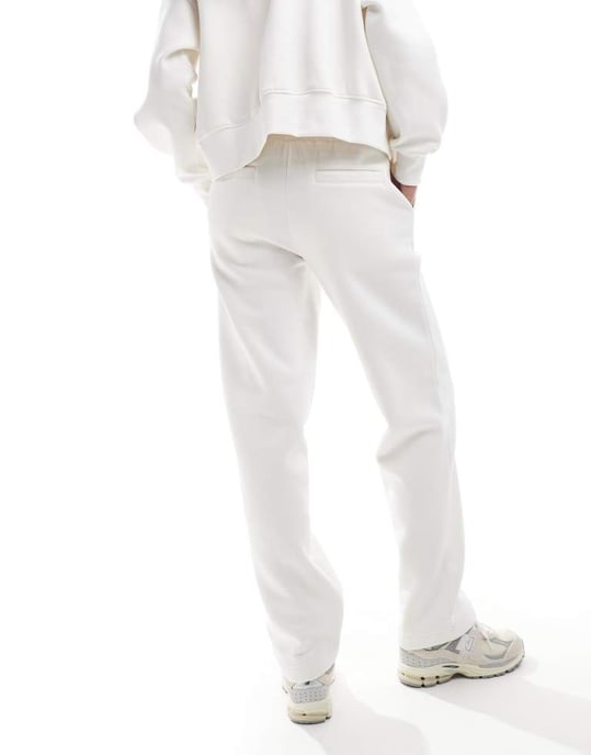 The Couture Club samordnad avslappnad vida joggers i off white - Image 3
