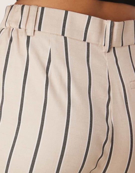 ASOS DESIGN skräddarsydda avslappnade byxor i stensrandig koord - Image 2