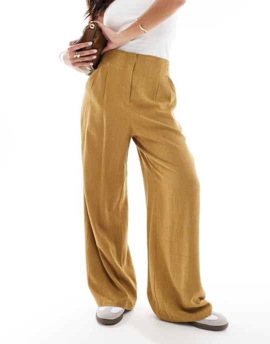 ASOS DESIGN Petite skräddarsydda högmidjade byxor med sömdetaljer och vida ben i linne i olivgrön - Image 3