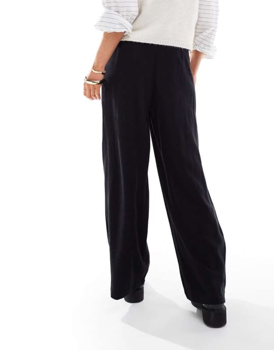 ASOS DESIGN Petite skräddarsydda höga midja söm vida ben detaljer linnebyxor i svart - Image 4