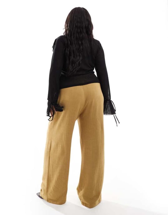 ASOS DESIGN Curve skräddarsydda högmidjade byxor med sömdetaljer och vida ben i linne i olivgrön - Image 4