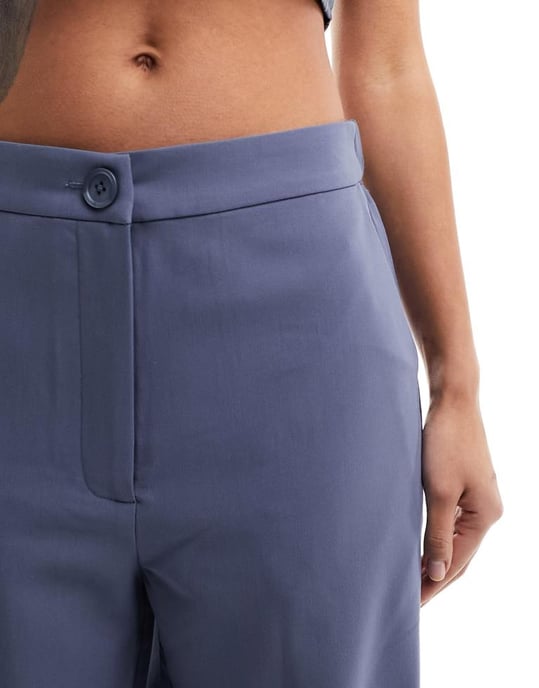 ASOS DESIGN skräddarsydda vida byxor i blått - Image 4