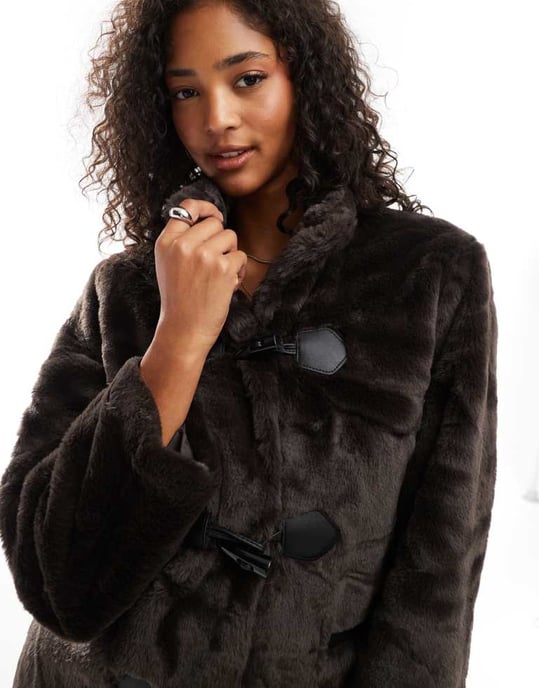 Vero Moda faux fur jacket with toggle fastening in chocolate brown - Image 4