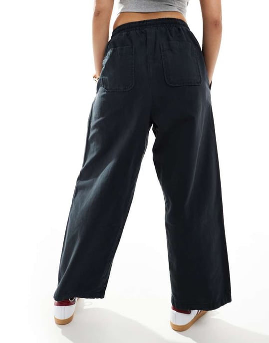 ASOS DESIGN oversized byxa med tunn benslut i svart - Image 2