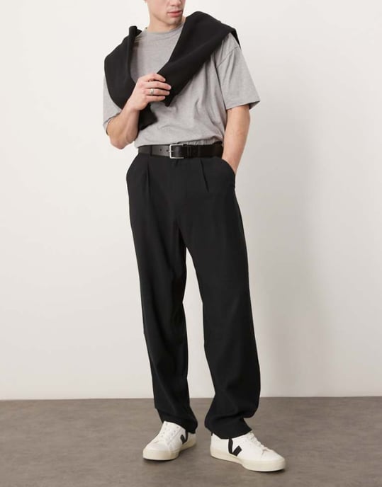 ASOS DESIGN löst sittande skaterbyxor i svart - Image 1