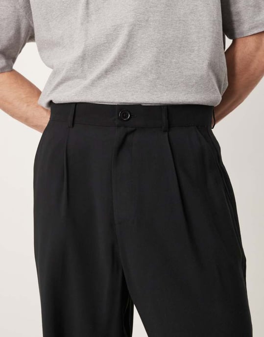 ASOS DESIGN löst sittande skaterbyxor i svart - Image 2