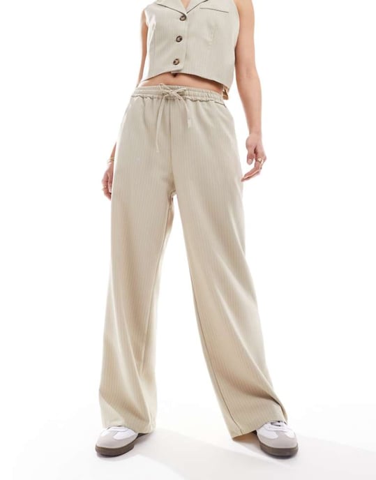 Miss Selfridge avslappnad byxa i beige ränder co ord - Image 1